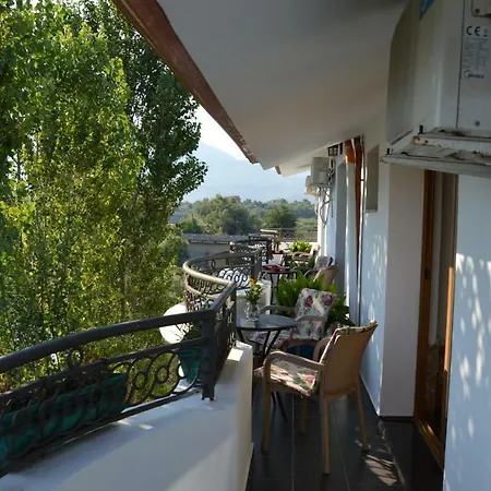 Hotell California Bashkia e Orikumit