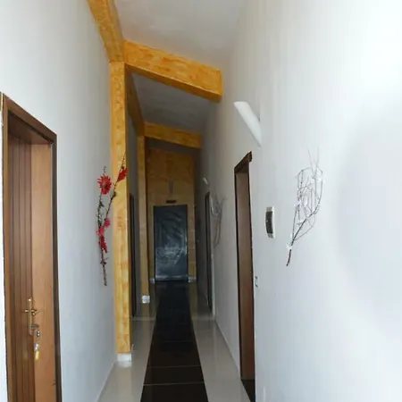 Hotell California Bashkia e Orikumit
